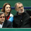 Ion Tiriac (skrajno desno) in njegov nekdanji teniški soigralec Ilija Nastase (l