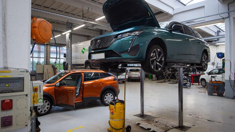 Peugeot servis