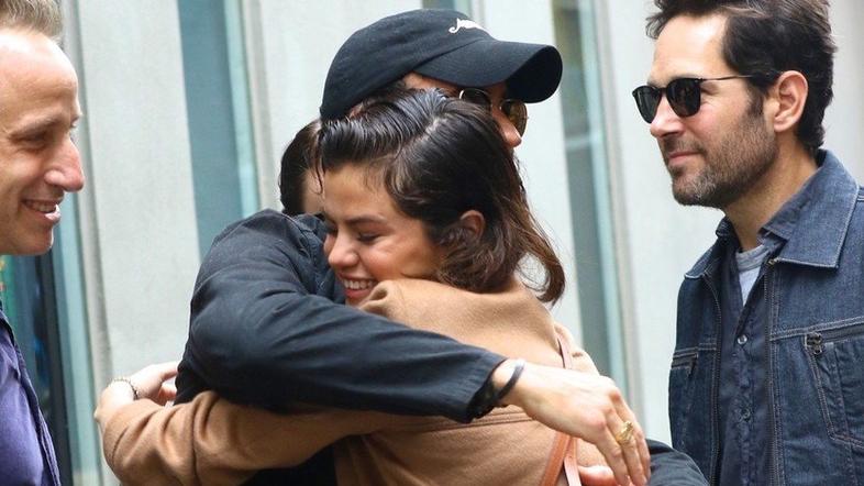 selena gomez, justin theroux