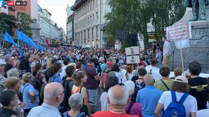 Protest na Prešernovem trgu