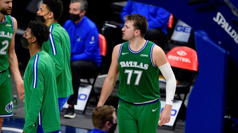 Luka Dončić ugovor sodniku Mavs Bucks