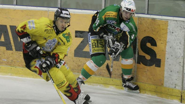 Andrej Tavželj zna uporabiti tudi svoje pesti.