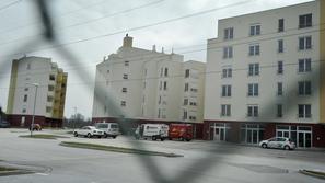 ljubljana 04.04.13, Savski Breg, soseska, Crnuce, stanovanja, foto: Anze Petkovs