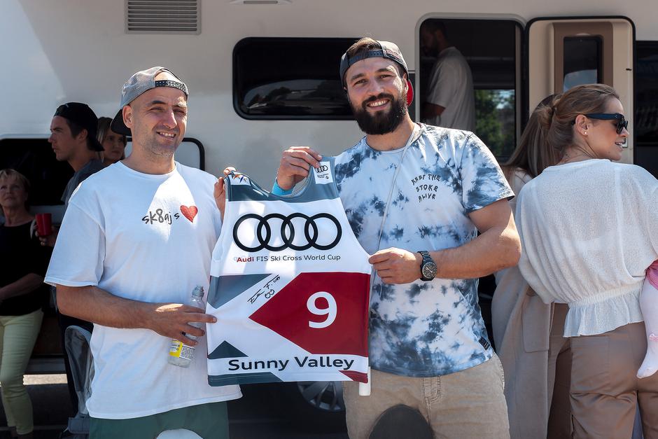 Sk8aj s srcem Tomaž Praunseis Filip Flisar | Avtor: Drago Emberšič