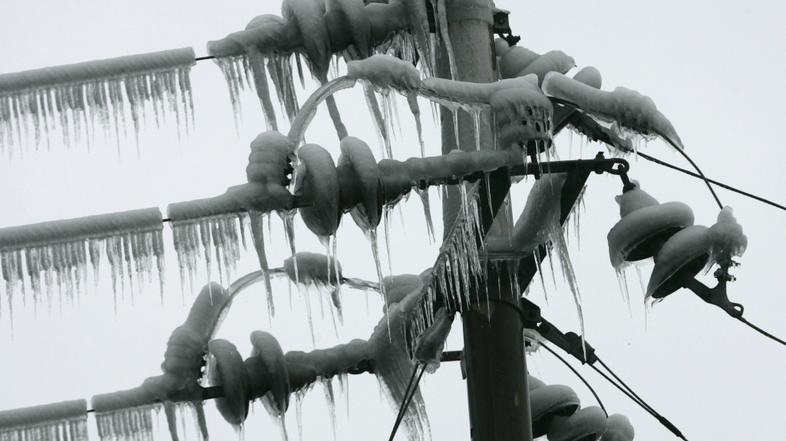 razno 05.02.14. elektrovod, dalnovod, elektricna napeljava, elektrika, An electr