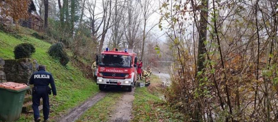 Reševanje migranta iz Kolpe | Avtor: PP Karlovac