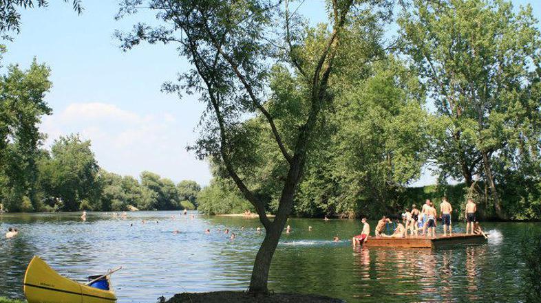 Ob Kolpi poleti ni nikoli dolgčas, na kopališčih potekajo tudi številne dejavnos