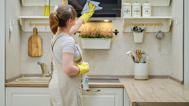 Napa, kuhinja, čiščenje, gospodinja