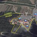 Na podobi Google Eartha je razvidno, da so sporni zaselki skupaj z Jorasovo hišo