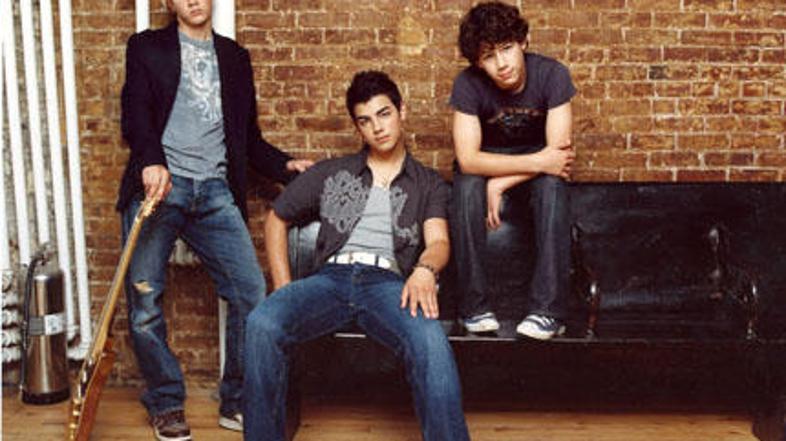 Bratje nosijo prstane s posebno zaobljubo!