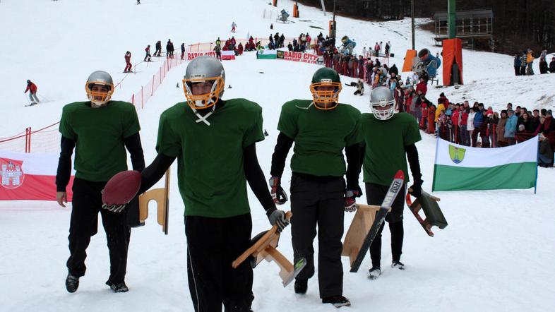 Za zabavo vsako leto poskrbijo posamezniki in skupine, ki jim snovanje edinstven