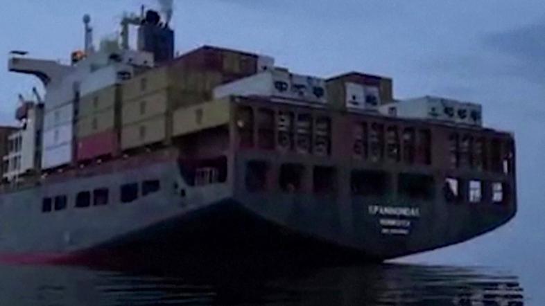 zasežena ladja družbe MSC v Hormuški ožini