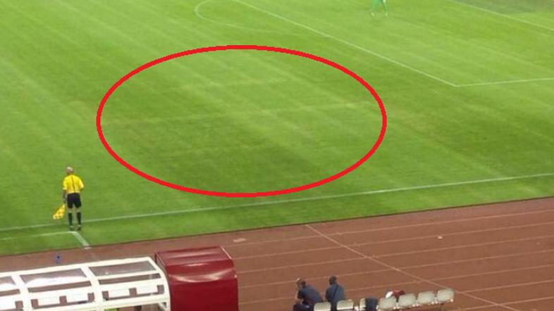 kljukast križ poljud