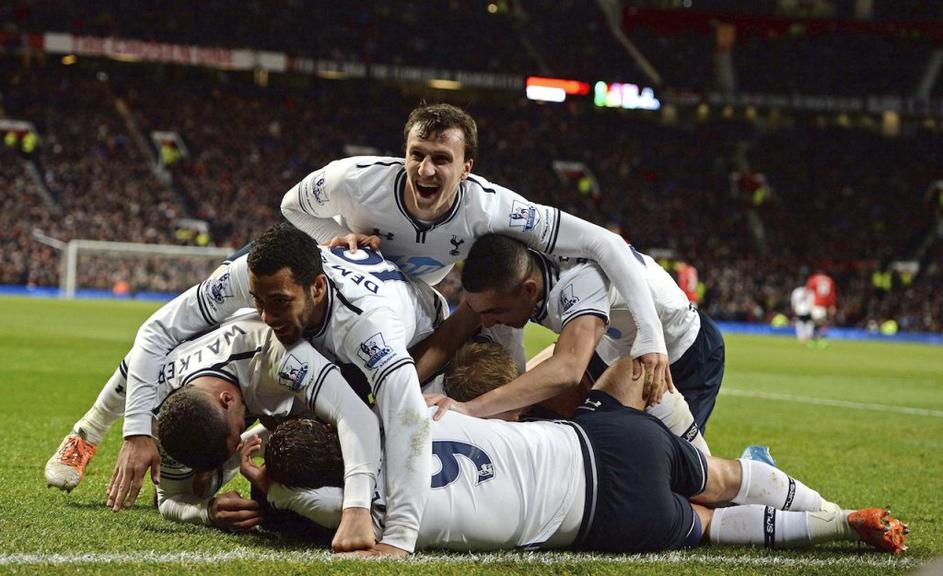 Slavje po zadetku Christiana Eriksena. 