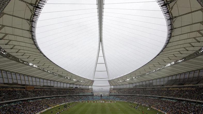 V prvih dveh fazah prodaje je FIFA prodala 674.000 vstopnic. (Foto: Reuters)