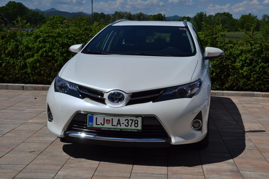 Toyota auris hibrid