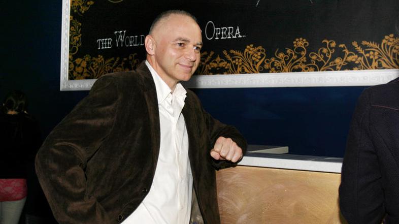 Po nekaterih informacijah naj bi bil Lovšin osumljen, da je podjetju Riko Moskva