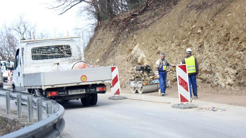 Dela na zdajšnji cesti Izola–Korte za pripravo na prevoze v deponijo bodo končan
