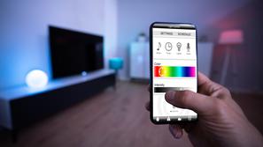 upravljanje luči s telefonom