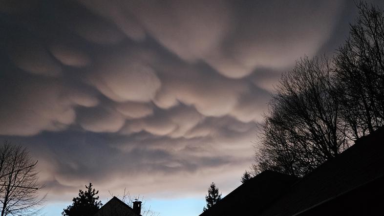 Oblaki mammatus pri Kriški vasi