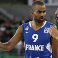 Tony Parker je v drugem polčasu dvignil raven igre svojih rojakov in jih popelja