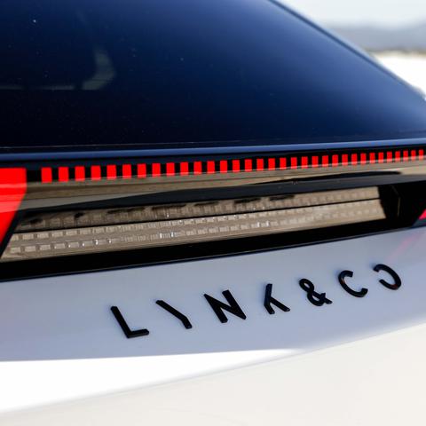 Lynk & Co 02