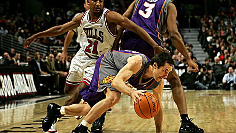 Steve Nash v dresu Phoenixa.