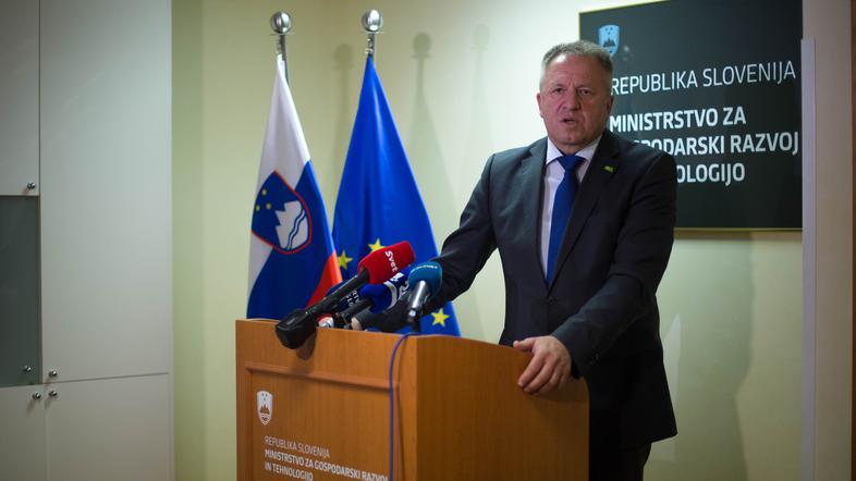 Zdravko Počivalšek, minister za gospodarski razvoj in tehnologijo,