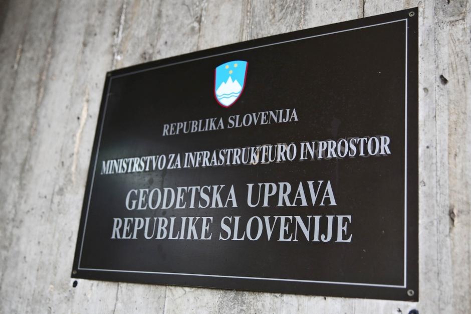 Slovenija 15.01.2014 Geodetska Uprava Slovenije, stavba na Zemljemerski ulici 12 | Avtor: Saša Despot