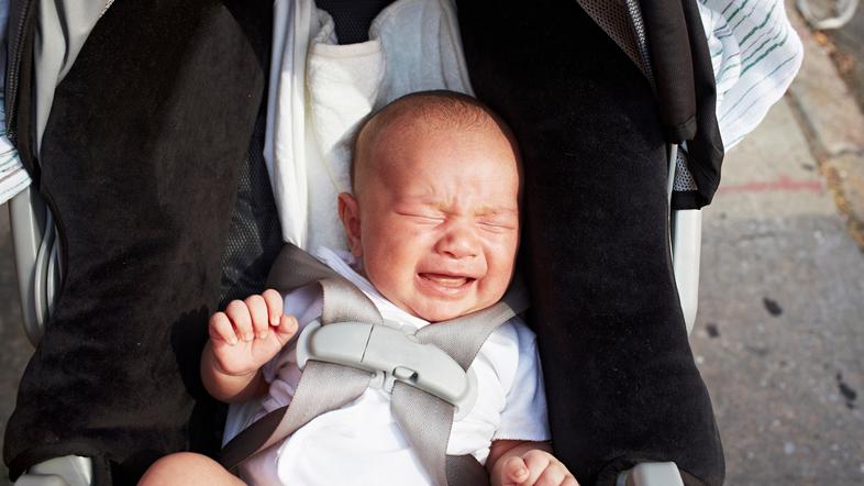 dojenček, voziček, jok