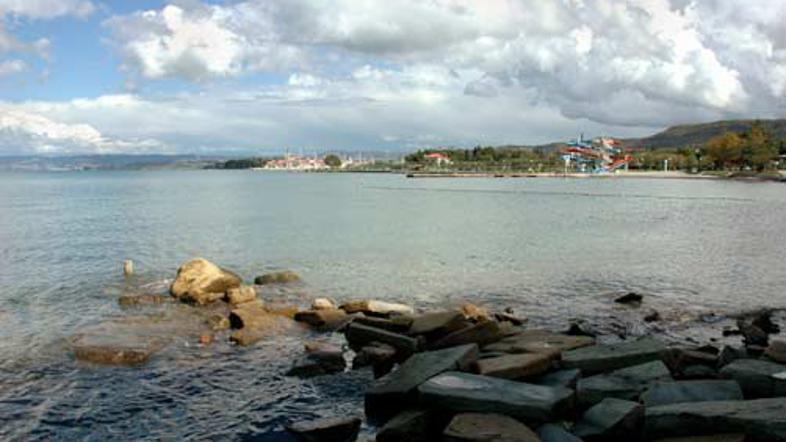 Zahvaljujoč hitremu posredovanju ni prišlo do izlitja olja v morje.