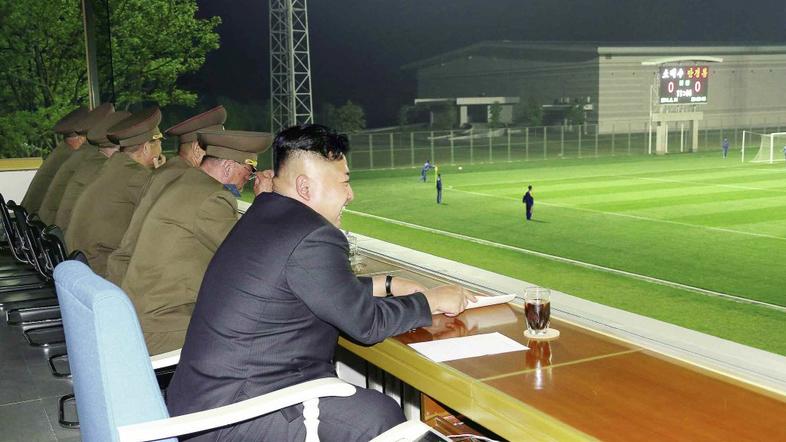 kim jong un nogomet