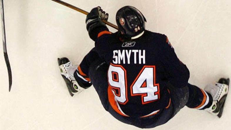 Los Angeles Kings je v svoje vrste pripeljal veterana Ryana Smytha iz Colorada.