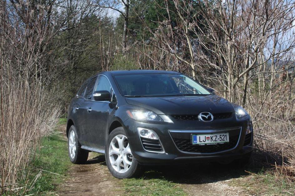 Prenova CX-7 se na prvi pogled ni veliko oddaljila od predhodnika. Šele če posta