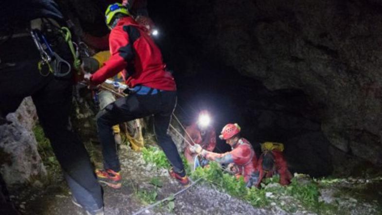 Reševanje gorski reševalci