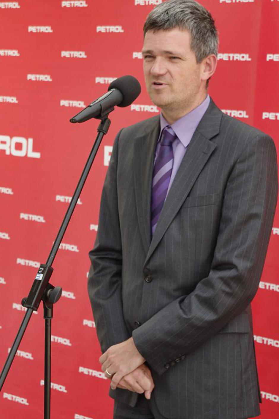 Petrol Berločnik | Avtor: Anže Petkovšek