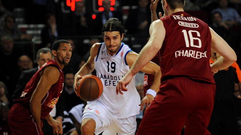 Saša Vujačič Anadolu Efes Spirou Charleroi Evroliga