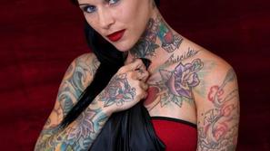 Michelle se je javno opravičila Sandri. 