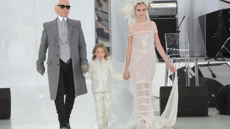 Karl Lagerfeld Cara Delevingne