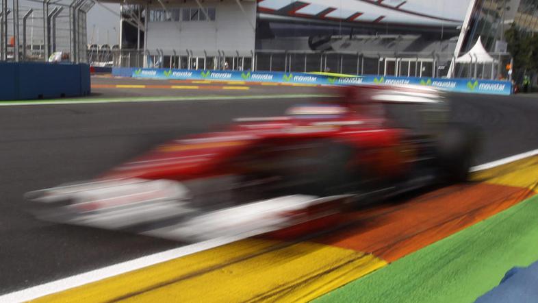 Fernando Alonso je bil hiter, nato je imel smolo in padel na 9. mesto. (Foto: Re