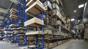 Mazdino skladišče v Celovcu