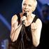 Annie Lennox so odpustili.