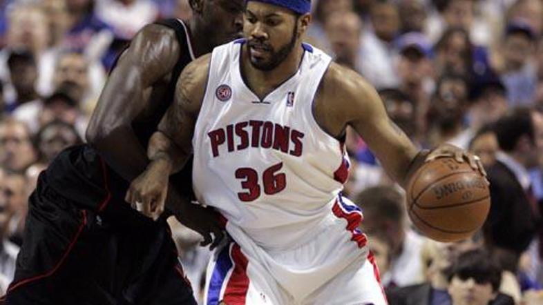 Samuel Dalembert (Philadelphia) je dosegel tri točke, Rasheed Wallace (Detroit) 