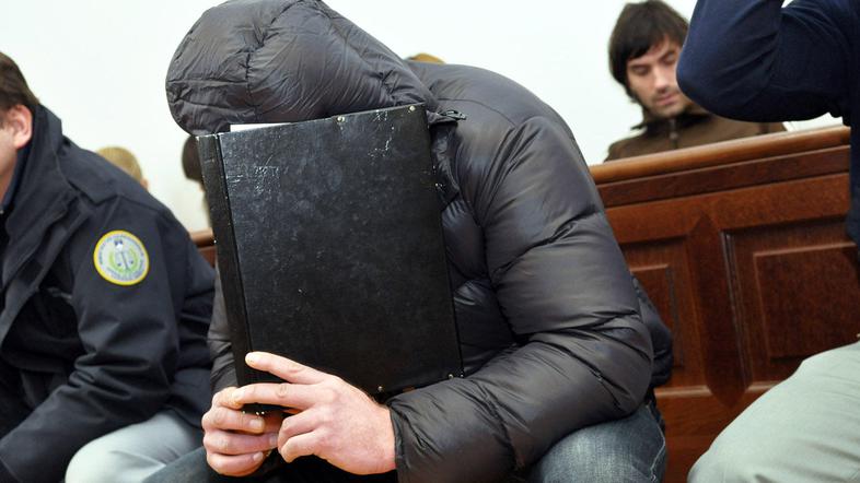 Damjan Puzavac je konec leta 2001 skupaj z Markom Oseljem pobegnil iz zapora v S