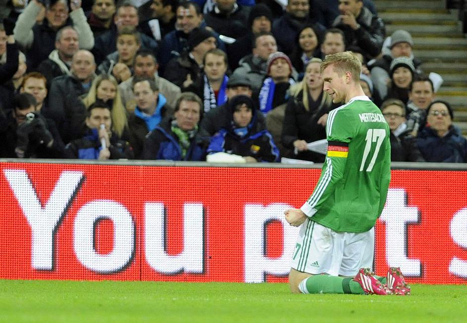 Mertesacker Anglija Nemčija prijateljska tekma
