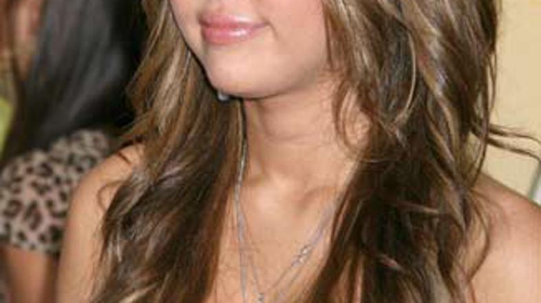 Miley je zmagala že drugo leto zaporedoma. Letos je bila nominirana v štirih kat