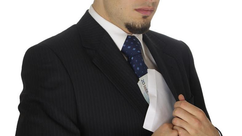 Slovenija sodi med tiste države, kjer se konvencija o boju proti podkupovanju tu