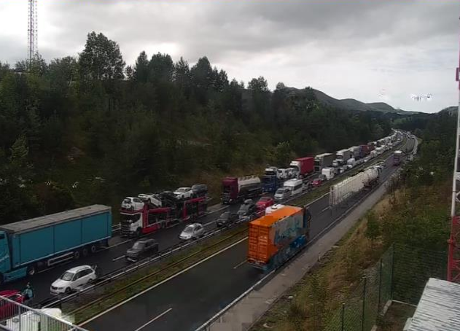 zastoj na primorski avtocesti