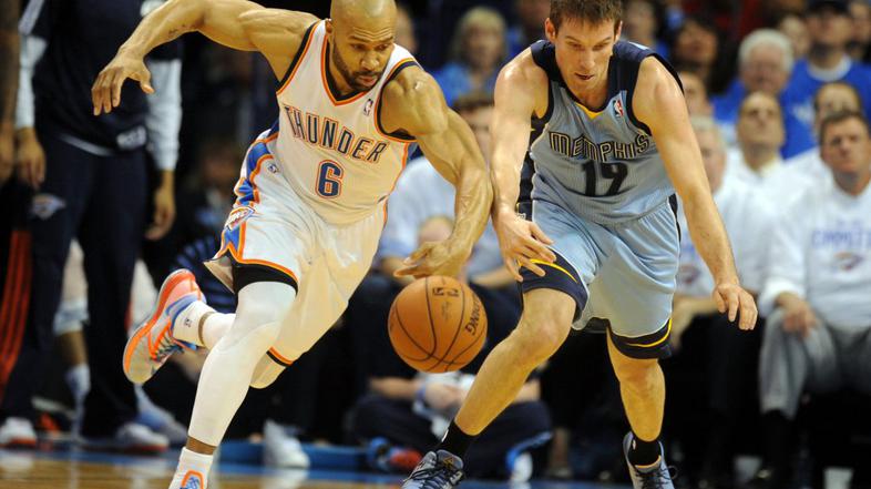 Derek Fisher Beno Udrih Oklahoma City Thunder Memphis Grizzlies NBA končnica
