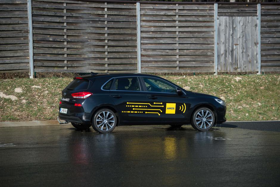 Test pnevmatik | Avtor: Anže Petkovšek